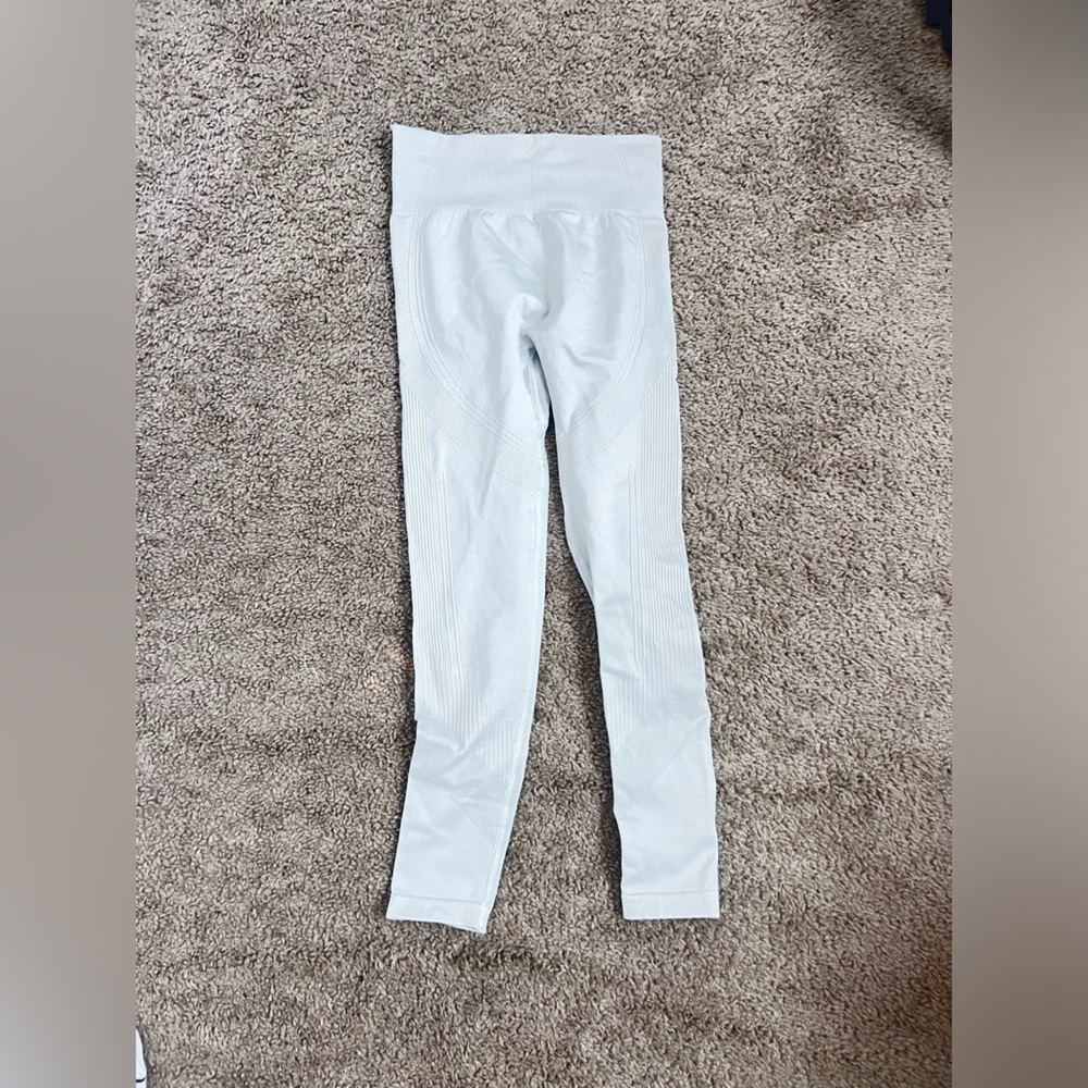Grey leggings
